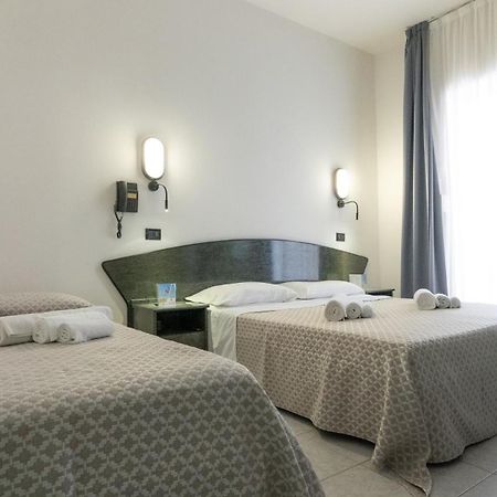 Hotel Nobel Rimini Esterno foto