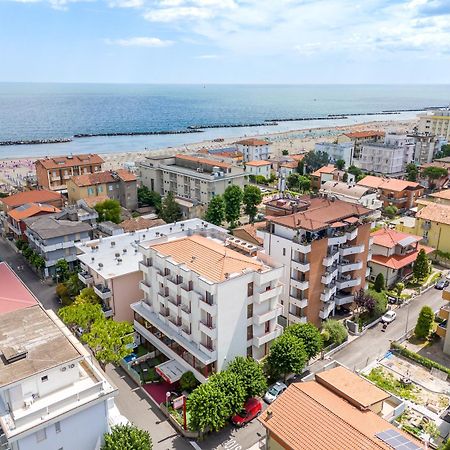 Hotel Nobel Rimini Esterno foto