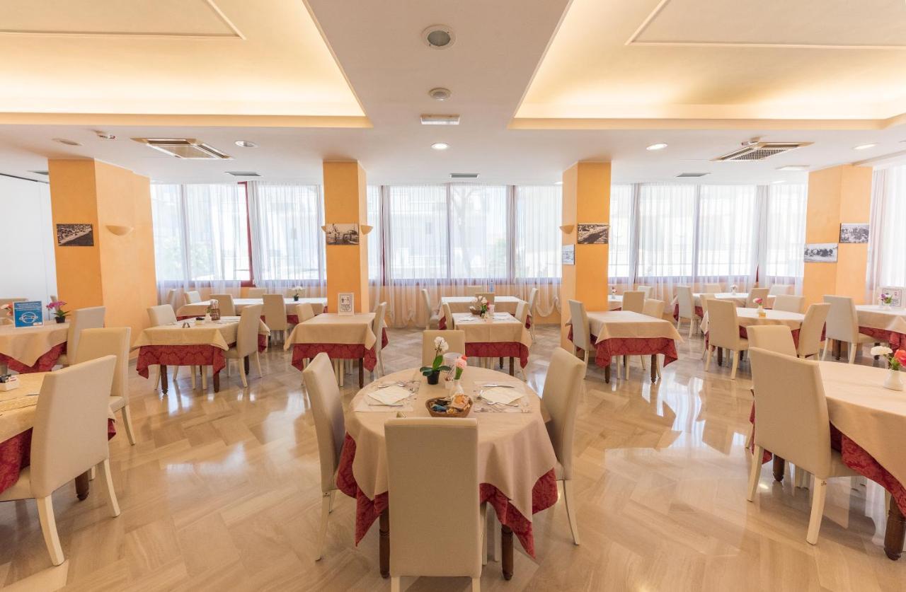 Hotel Nobel Rimini Esterno foto