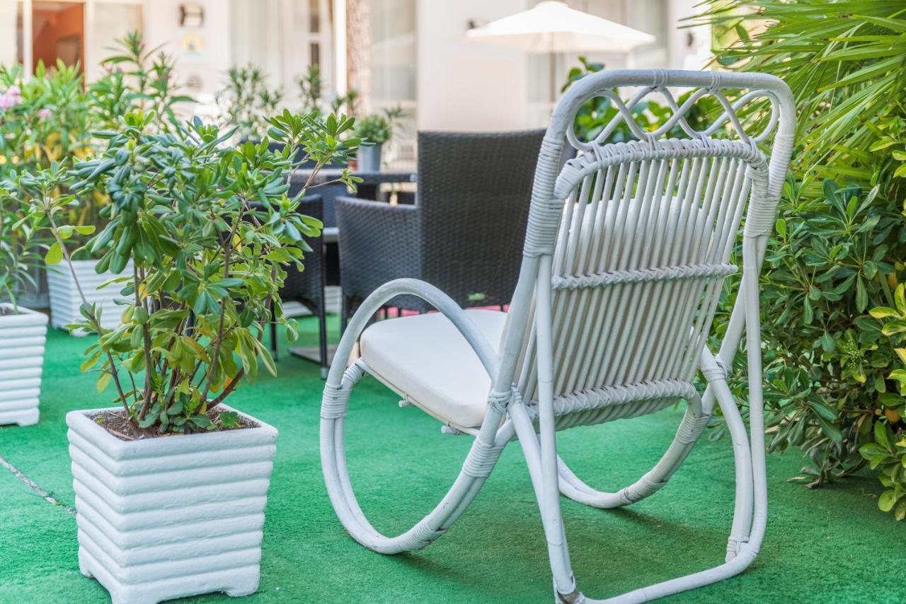 Hotel Nobel Rimini Esterno foto