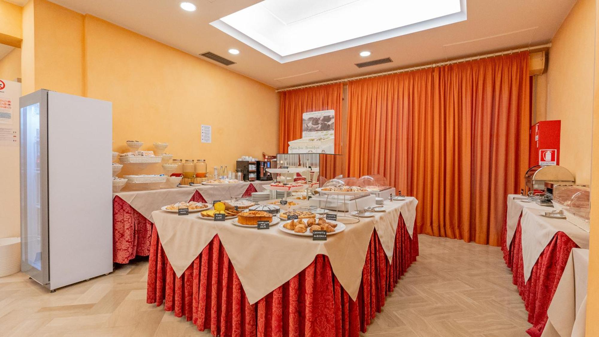 Hotel Nobel Rimini Esterno foto