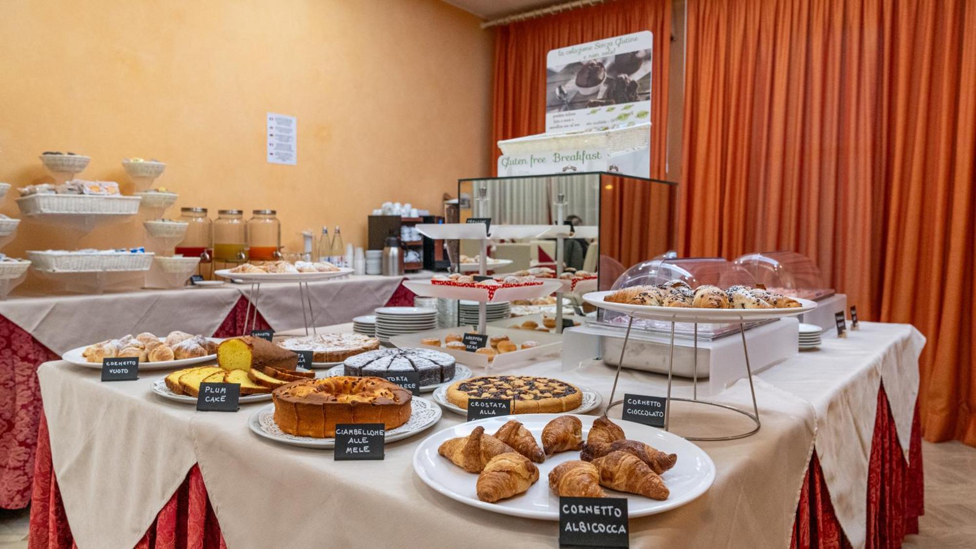 Hotel Nobel Rimini Esterno foto