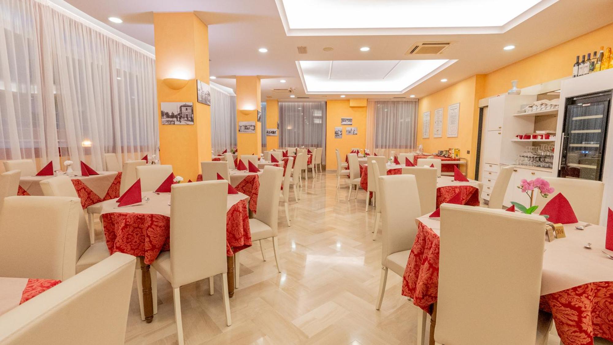 Hotel Nobel Rimini Esterno foto