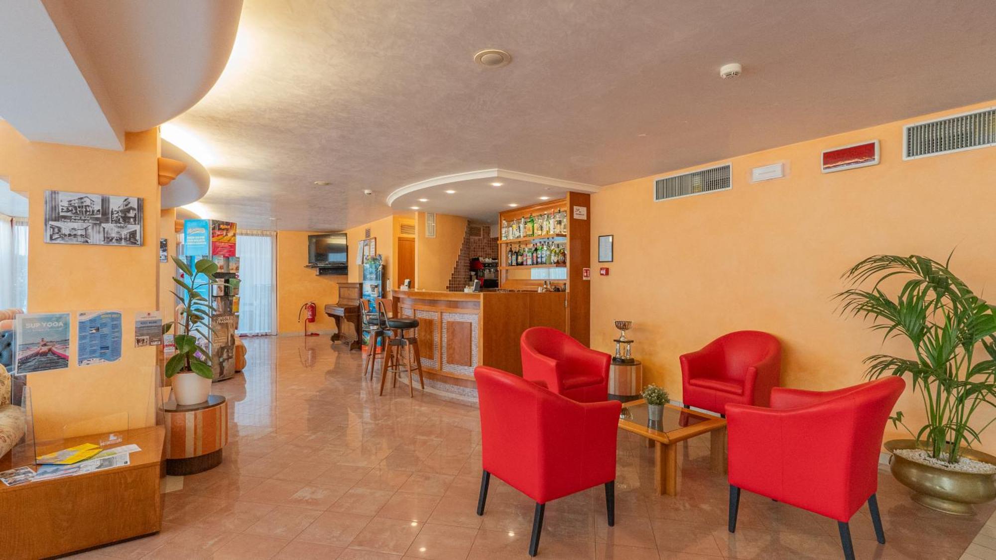 Hotel Nobel Rimini Esterno foto