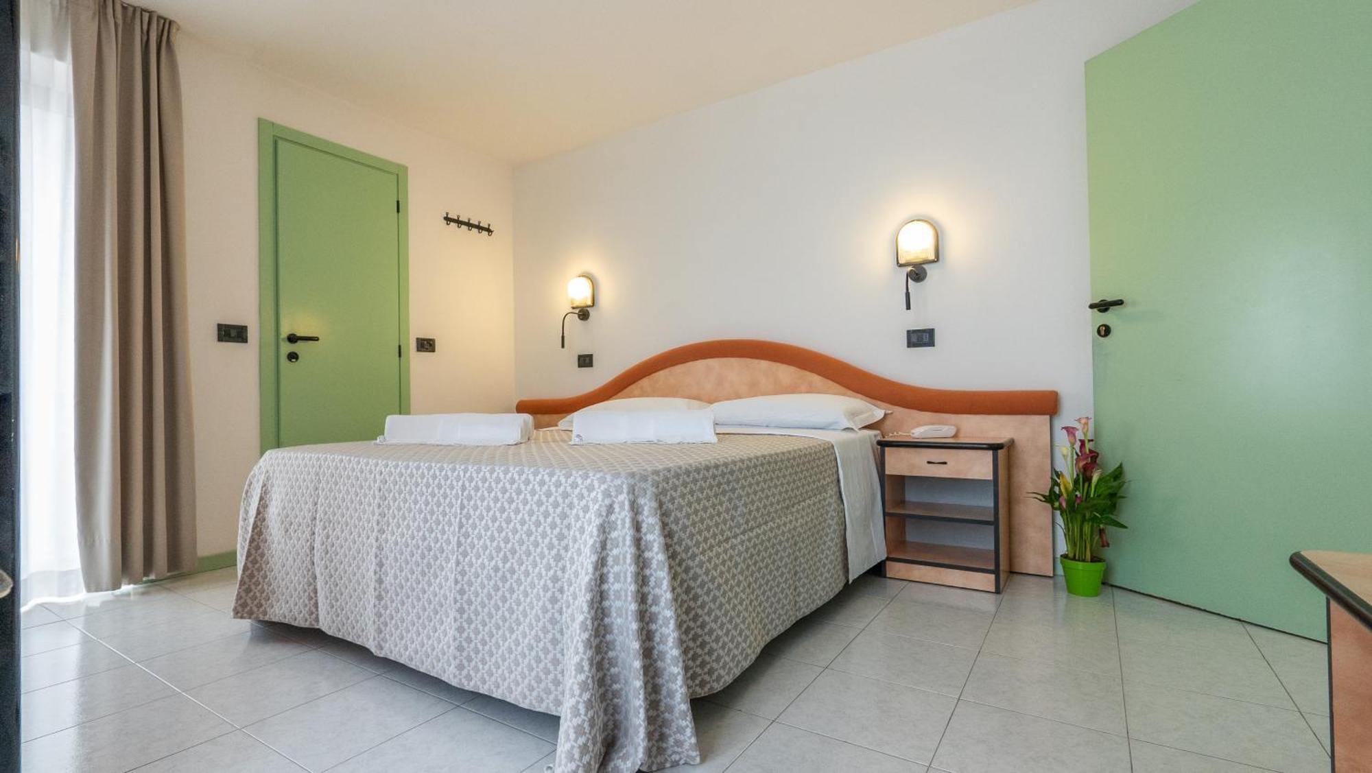 Hotel Nobel Rimini Esterno foto
