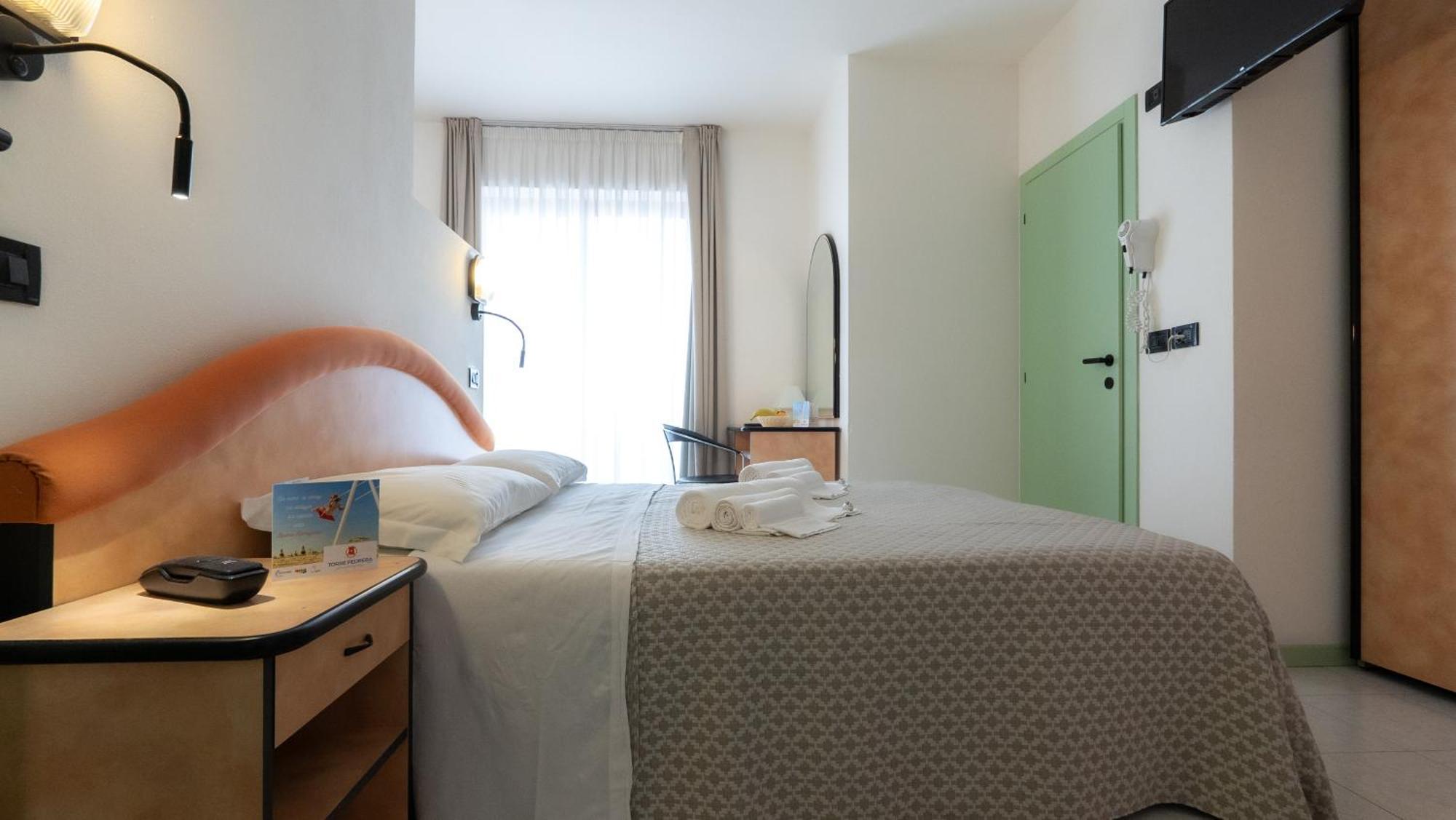 Hotel Nobel Rimini Esterno foto