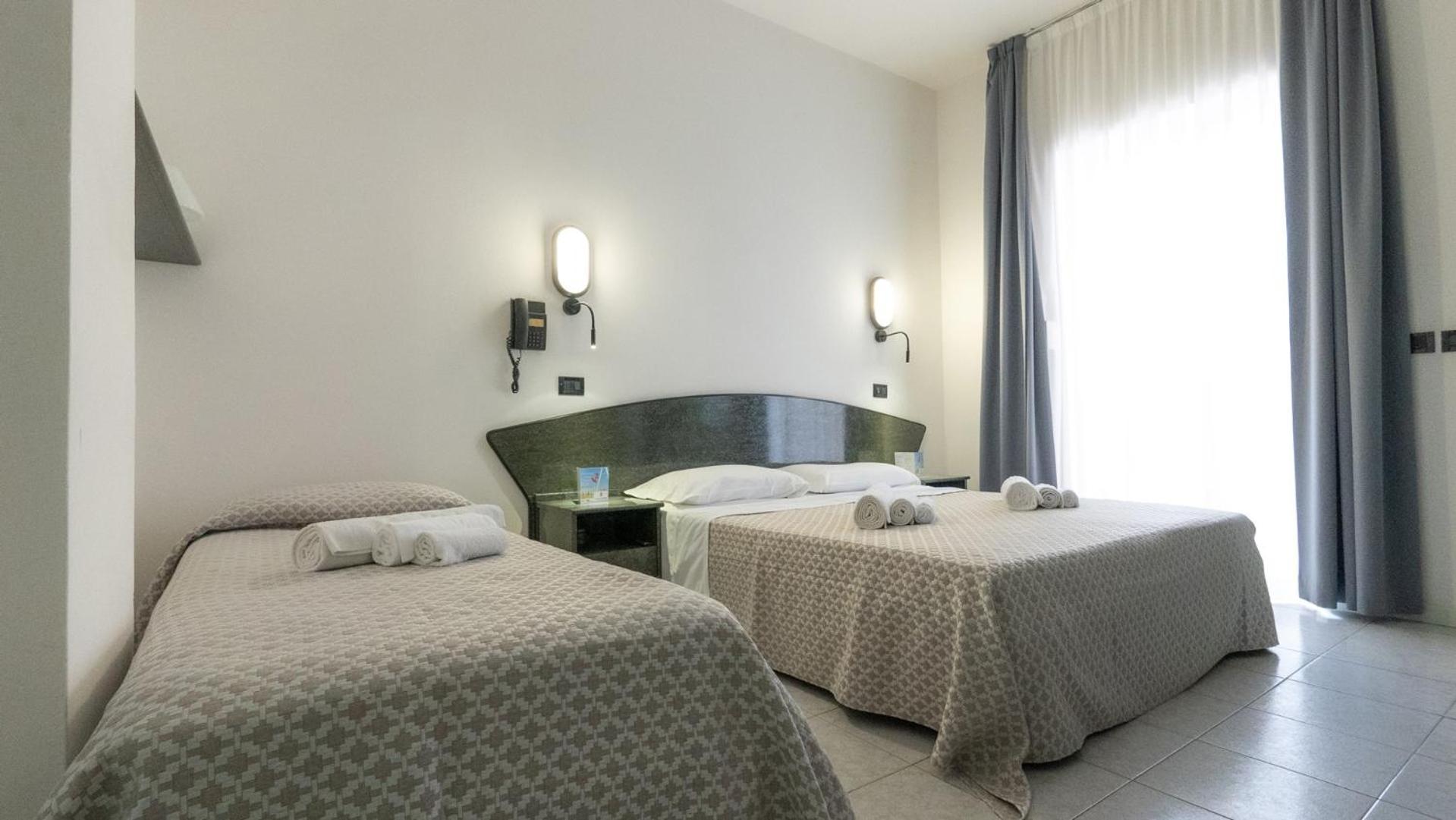 Hotel Nobel Rimini Esterno foto