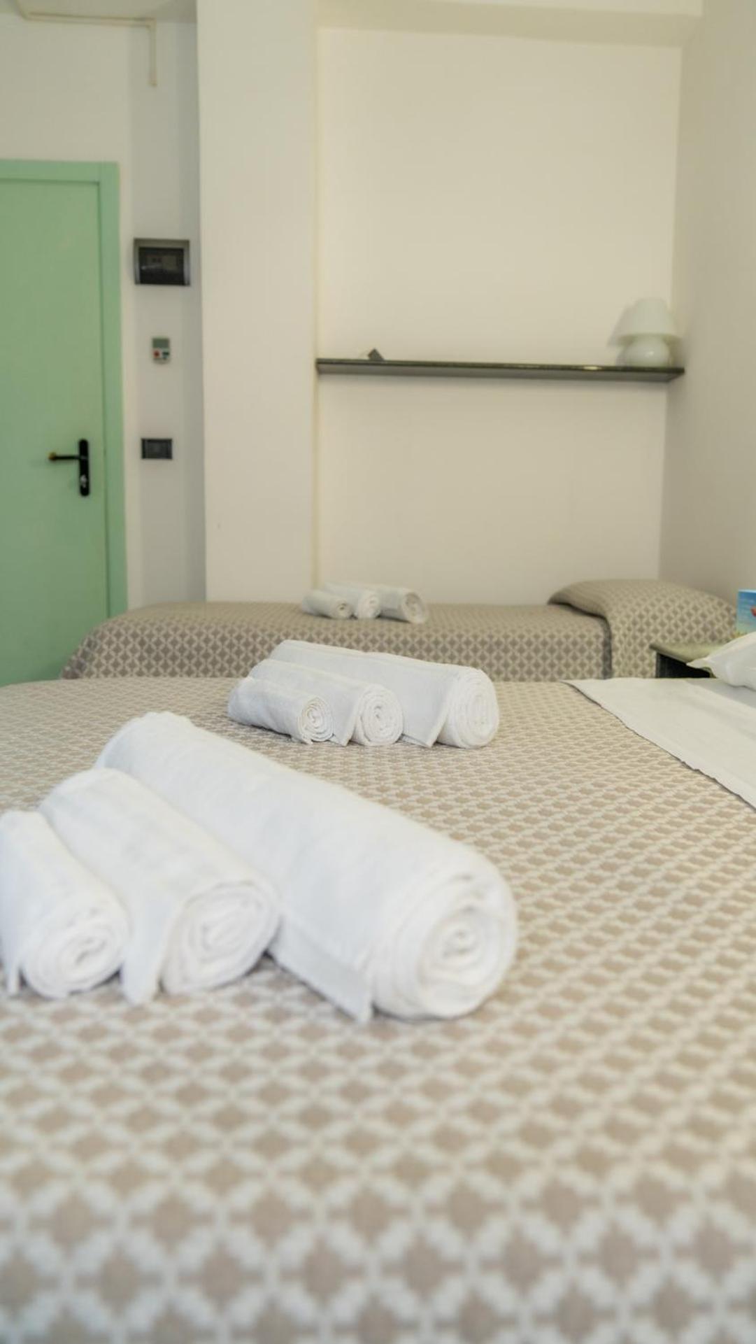 Hotel Nobel Rimini Esterno foto