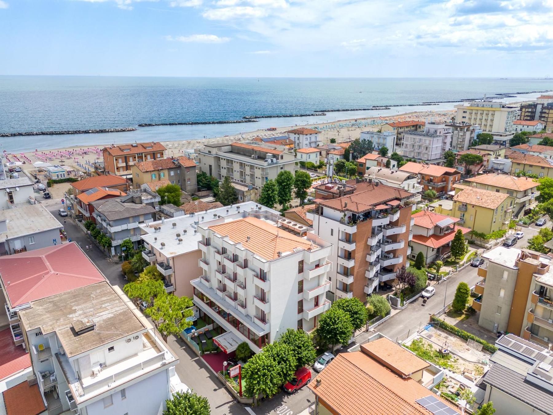 Hotel Nobel Rimini Esterno foto